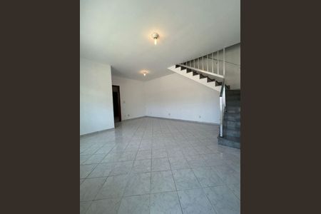 Casa à venda com 3 quartos, 104m² em Vila Lucia, São Paulo