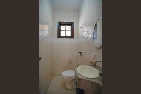 Casa para alugar com 472m², 4 quartos e 5 vagasLavabo