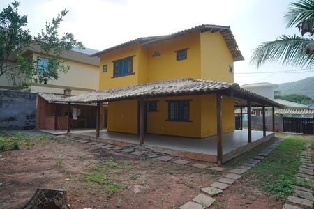 Casa para alugar com 472m², 4 quartos e 5 vagasQuintal