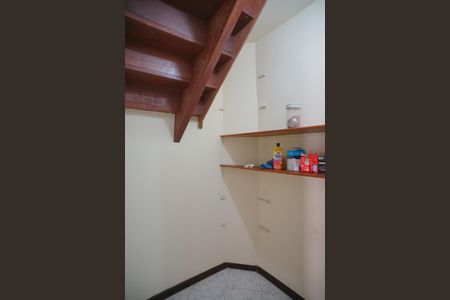 Casa para alugar com 472m², 4 quartos e 5 vagasDespensa