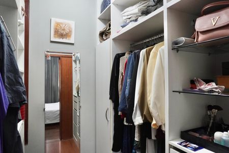Casa à venda com 210m², 3 quartos e 3 vagasCloset da suíte