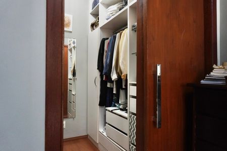 Casa à venda com 210m², 3 quartos e 3 vagasCloset da suíte