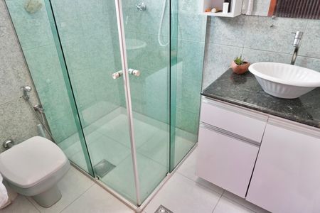 Casa à venda com 210m², 3 quartos e 3 vagasBanheiro da Suíte