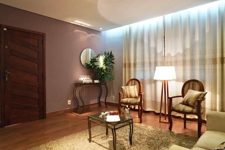 Sala  de casa à venda com 3 quartos, 210m² em Pqe Recreio, Contagem