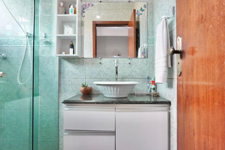 Casa à venda com 210m², 3 quartos e 3 vagasBanheiro da Suíte