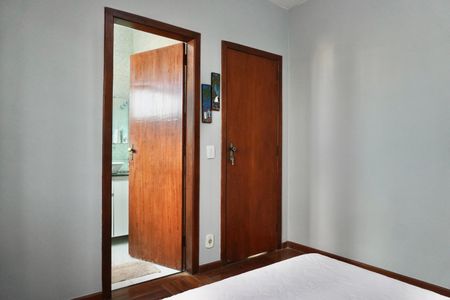 Casa à venda com 210m², 3 quartos e 3 vagasSuíte 