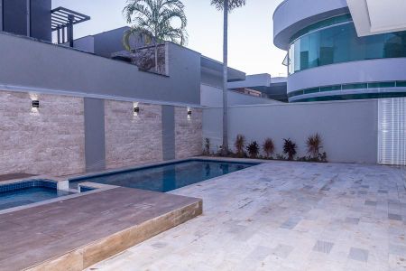 Casa de condomínio para alugar com 320m², 3 quartos e 4 vagas Casa de condomínio para alugar com 320m², 3 quartos e 4 vagasPiscina e piscina com hidro