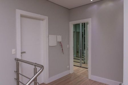 Casa de condomínio para alugar com 320m², 3 quartos e 4 vagas Casa de condomínio para alugar com 320m², 3 quartos e 4 vagasPiso Superior-Corredor acesso aos quartos
