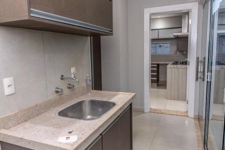 Casa de condomínio para alugar com 320m², 3 quartos e 4 vagas Casa de condomínio para alugar com 320m², 3 quartos e 4 vagasÁrea de Serviço