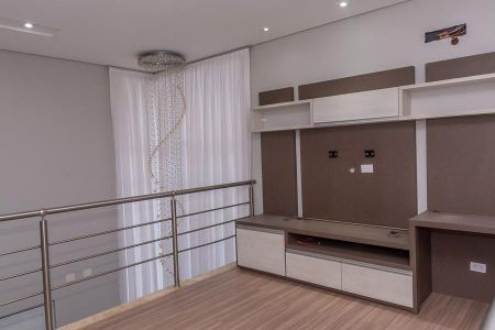 Casa de condomínio para alugar com 320m², 3 quartos e 4 vagas Casa de condomínio para alugar com 320m², 3 quartos e 4 vagasPiso Superior-Sala TV