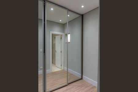 Casa de condomínio para alugar com 320m², 3 quartos e 4 vagas Casa de condomínio para alugar com 320m², 3 quartos e 4 vagasPiso Superior- Closet Suite 3