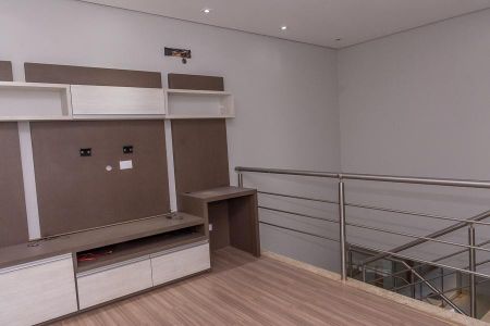 Casa de condomínio para alugar com 320m², 3 quartos e 4 vagas Casa de condomínio para alugar com 320m², 3 quartos e 4 vagasPiso Superior-Sala TV