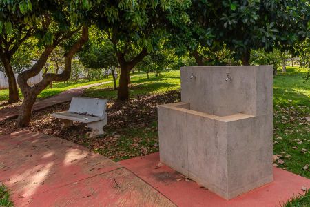 Casa de condomínio para alugar com 320m², 3 quartos e 4 vagas Casa de condomínio para alugar com 320m², 3 quartos e 4 vagasÁrea Comum -Torneira água potável em frente ao Playground