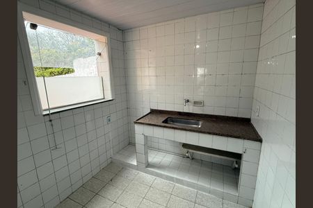 Cozinha de apartamento para alugar com 1 quarto, 60m² em Estrada da Sauda, Petrópolis