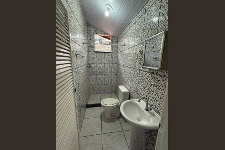 Banheiro de apartamento para alugar com 1 quarto, 60m² em Estrada da Sauda, Petrópolis