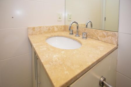 Apartamento à venda com 71m², 2 quartos e 1 vagabanheiro corredor