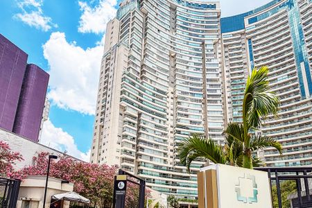 Apartamento à venda com 71m², 2 quartos e 1 vagafachada do predio