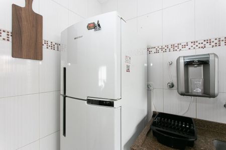 Apartamento à venda com 58m², 2 quartos e 1 vagaCozinha - Geladeira