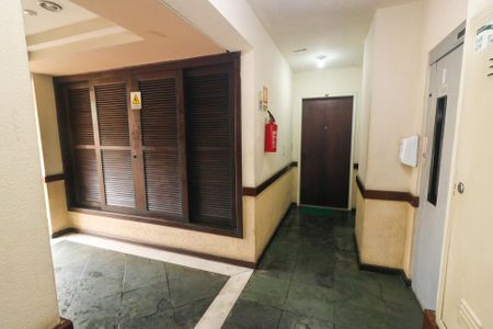 Apartamento à venda com 75m², 2 quartos e sem vagaÁrea comum - Hall de entrada