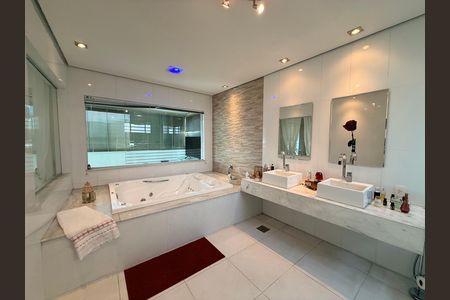 Apartamento à venda com 270m², 4 quartos e 2 vagasBanheiro suite