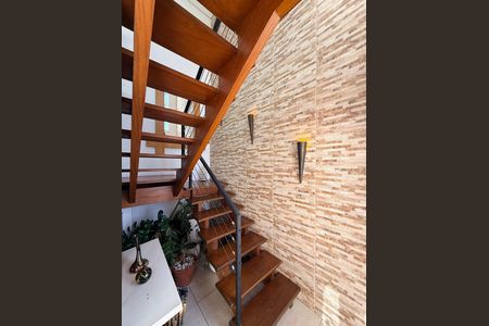 Apartamento à venda com 270m², 4 quartos e 2 vagasEscada