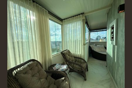 Apartamento à venda com 270m², 4 quartos e 2 vagasVaranda