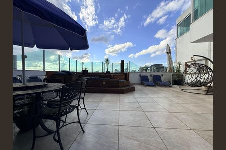 Apartamento à venda com 270m², 4 quartos e 2 vagasArea externa