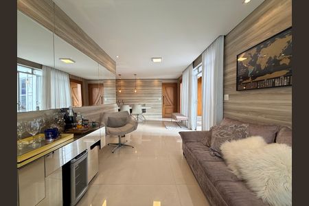 Apartamento à venda com 270m², 4 quartos e 2 vagasSala