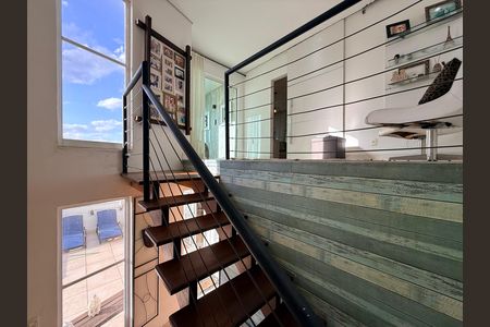 Apartamento à venda com 270m², 4 quartos e 2 vagasEscada