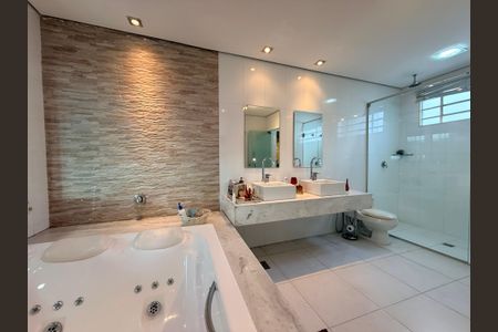 Banheiro suite de apartamento à venda com 4 quartos, 270m² em Cidade Nova, Belo Horizonte