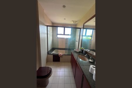 Apartamento para alugar com 184m², 3 quartos e 2 vagasBanheiro 1