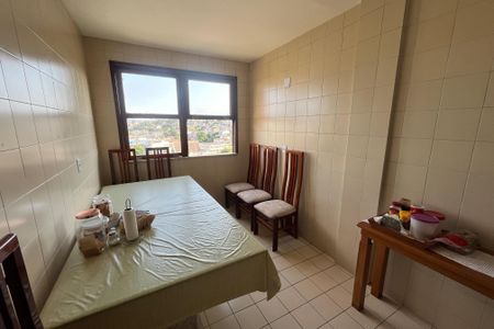 Apartamento para alugar com 184m², 3 quartos e 2 vagasCopa