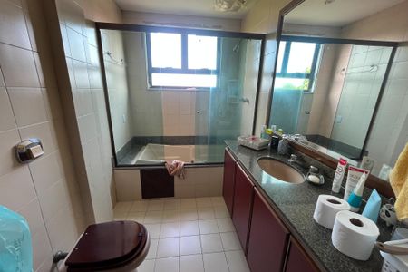 Apartamento para alugar com 184m², 3 quartos e 2 vagasBanheiro 1