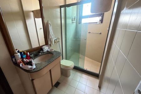 Apartamento para alugar com 184m², 3 quartos e 2 vagasBanheiro 2