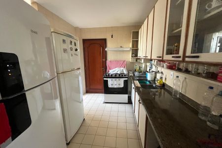 Apartamento para alugar com 184m², 3 quartos e 2 vagasCozinha