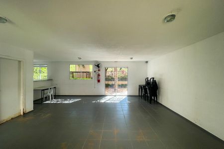 Apartamento para alugar com 42m², 2 quartos e sem vagaÁrea comum - Salão de festas