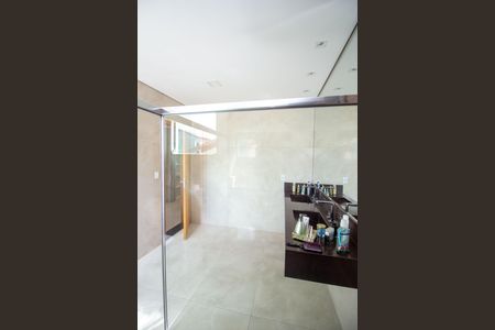 Casa à venda com 230m², 5 quartos e 3 vagasBanheiro da Suíte