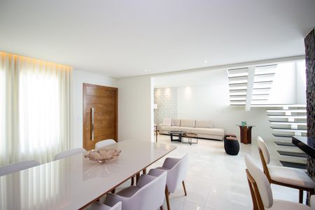 Sala de Jantar de casa à venda com 5 quartos, 230m² em Milanez, Contagem