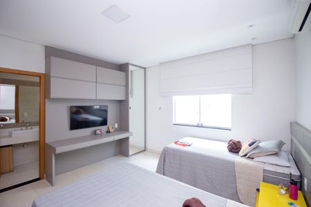 Casa à venda com 230m², 5 quartos e 3 vagasQuarto Suíte 1
