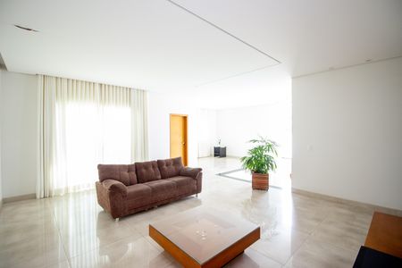 Casa à venda com 230m², 5 quartos e 3 vagasSala de TV