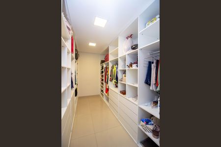Casa à venda com 230m², 5 quartos e 3 vagasCloset da suíte