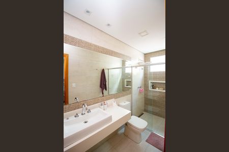 Casa à venda com 230m², 5 quartos e 3 vagasBanheiro da Suíte 1