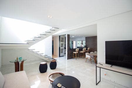 Casa à venda com 230m², 5 quartos e 3 vagasSala