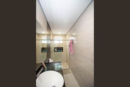 Casa à venda com 230m², 5 quartos e 3 vagasBanheiro da Suíte 2