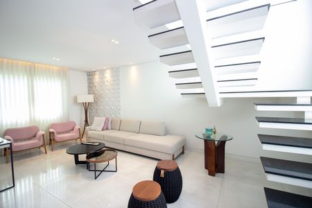 Casa à venda com 230m², 5 quartos e 3 vagasSala