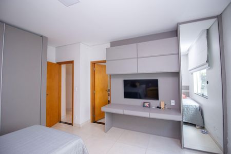 Casa à venda com 230m², 5 quartos e 3 vagasQuarto Suíte 1