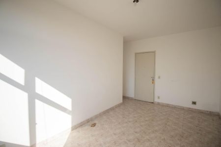 Sala de apartamento para alugar com 2 quartos, 65m² em Brasilândia, São Gonçalo