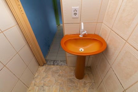 Banheiro de casa para alugar com 1 quarto, 30m² em Jardim Etelvina, São Paulo