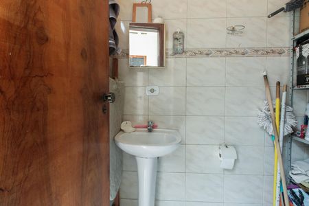 Casa à venda com 136m², 3 quartos e 2 vagas Casa à venda com 136m², 3 quartos e 2 vagasÁrea de Serviço - Banheiro de Serviço