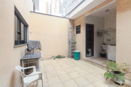 Casa à venda com 136m², 3 quartos e 2 vagas Casa à venda com 136m², 3 quartos e 2 vagasQuintal